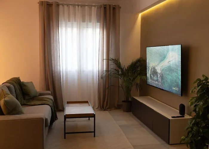 Comfy Stylish Stay In Malaga